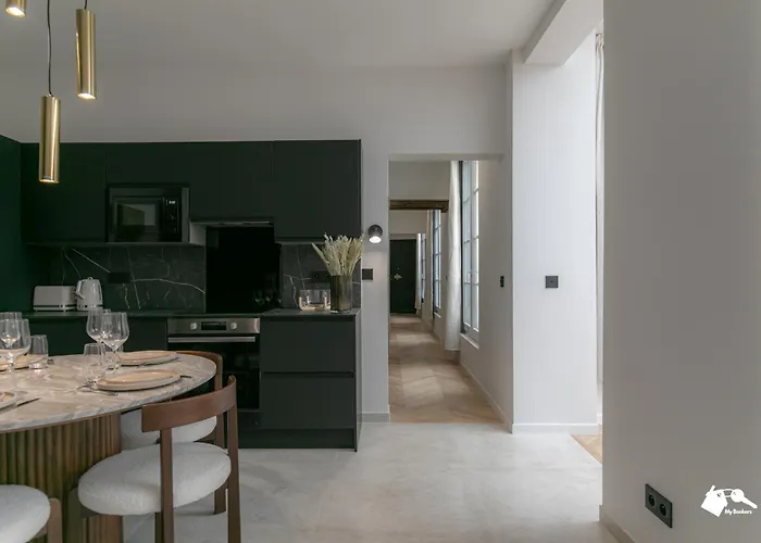 Mba - échiquier 1 Luxury Center *