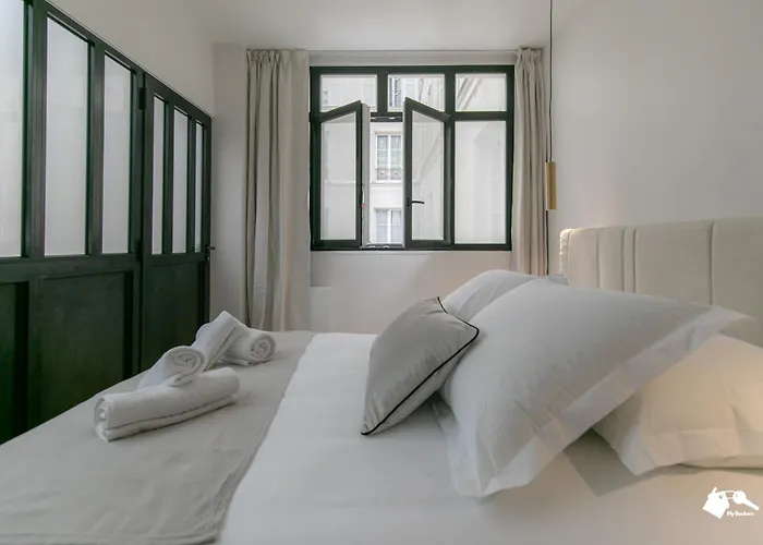 Daire Mba - Echiquier 1 Luxury Center