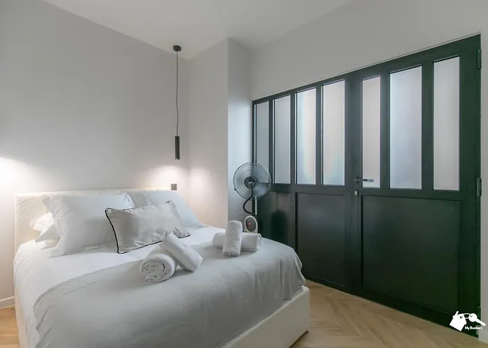 Daire Mba - Echiquier 1 Luxury Center